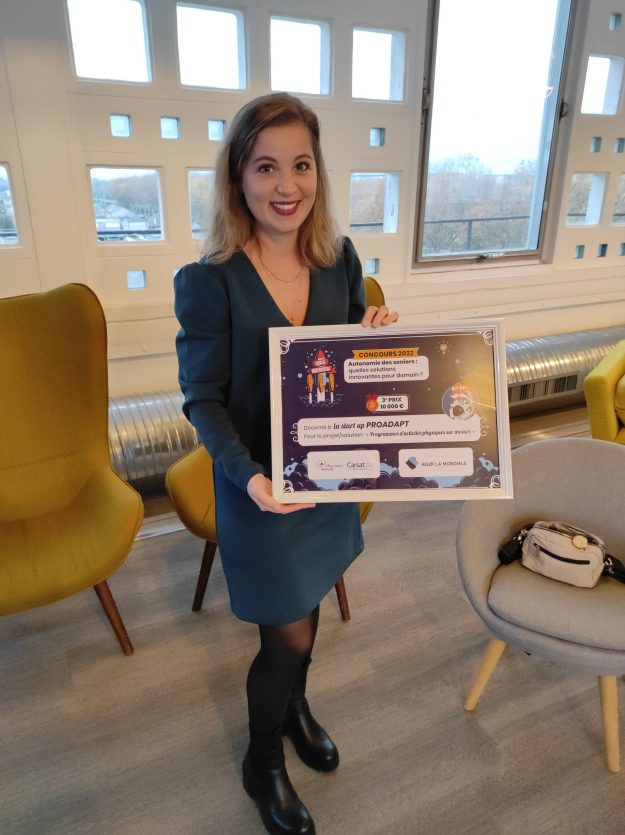 Dora BLASBERG, Présidente de ProAdapt a reçu le 3ème Prix Silver Autonomie par la CARSAT Centre et AG2R LA MONDIALE